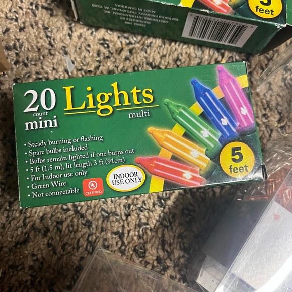 Dfferent strands of battery operated lights. 6 heart, 2 globe and 2 multi color. - Picture 5 of 6